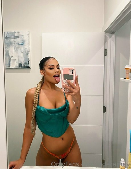 jaderamey actrice de nus img