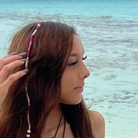 JasminexGonzalez model nude picture