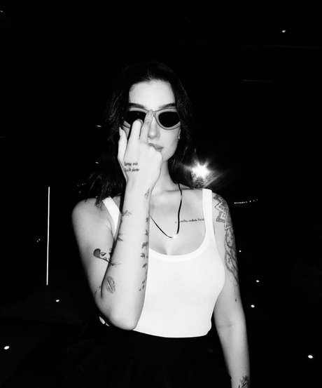 Bianca Andrade modèle magnifique des photos