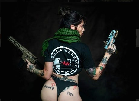 Gun Bunnies estrella del sexo imagen