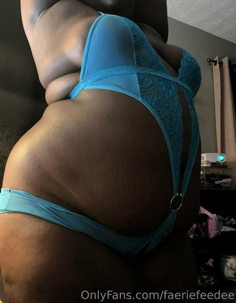 faeriefeedee modelo desnuda fotos