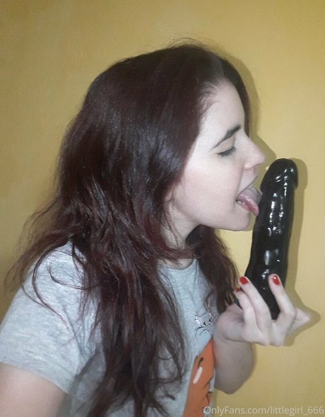 lxttlegirl 666 sexo modelo imágenes