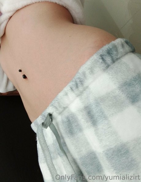 yumializirt modelo gratis galerías