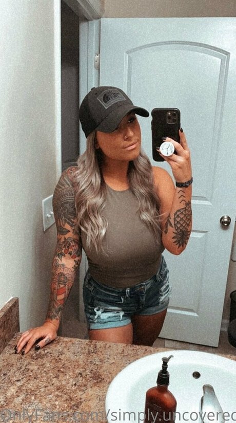 SimplyUncovered modèles nus img