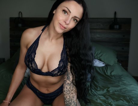 Jade Banx model naked images