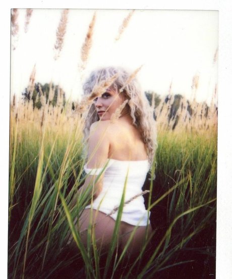 Kristina Asmus estrella erótica galería