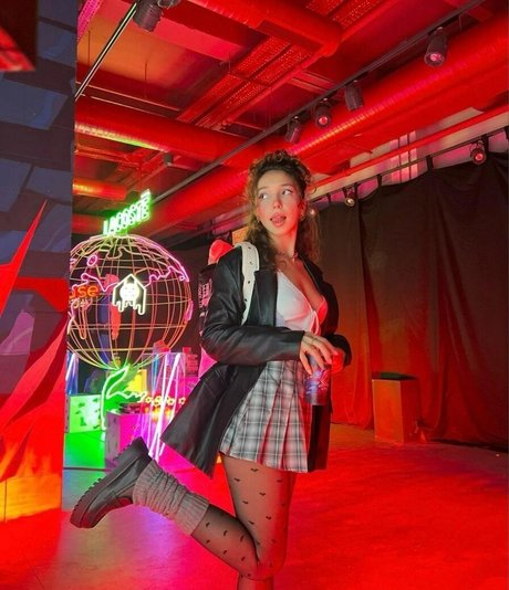 Meltem Koc modelo caliente imágenes