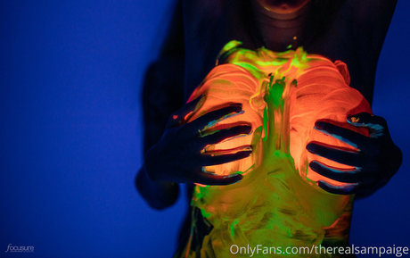 therealsampaige actriz porno imágenes