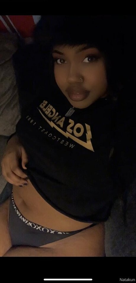 thiccxms modelo atractivo fotos