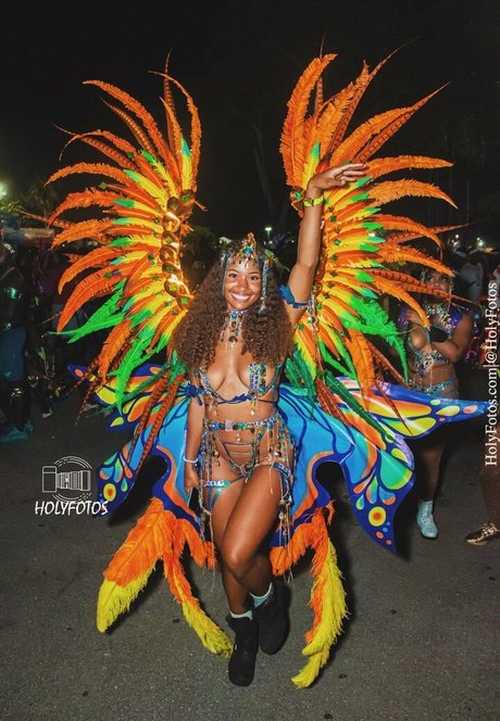 Mataya Sweeting nus de stars du porno galerie