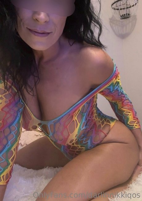 DarlinNikkiQOS modelo sexual imágenes