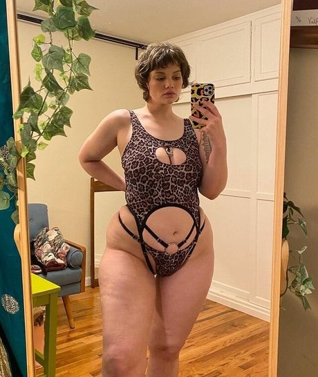 isabel hendrix étoile chaude collection