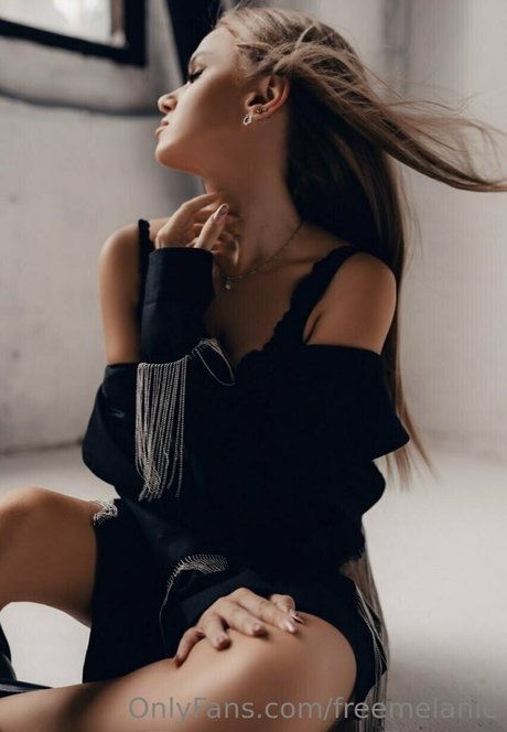 freemelanie estrella porno exclusiva galería