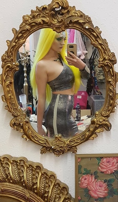 carlyraesummers estrella caliente imagen