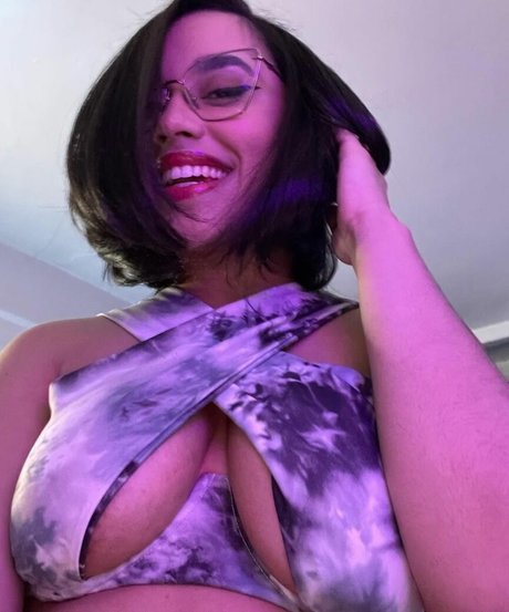 itsqueennovaa actrice érotique galeries