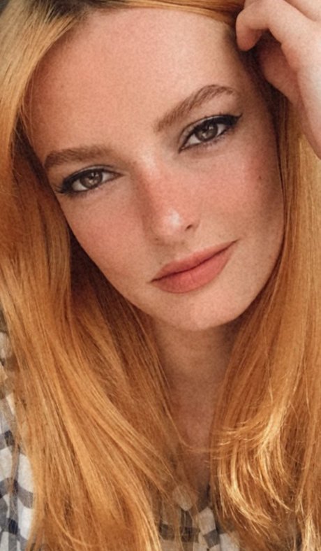 Dakota Blue Richards estrella del arte imagen
