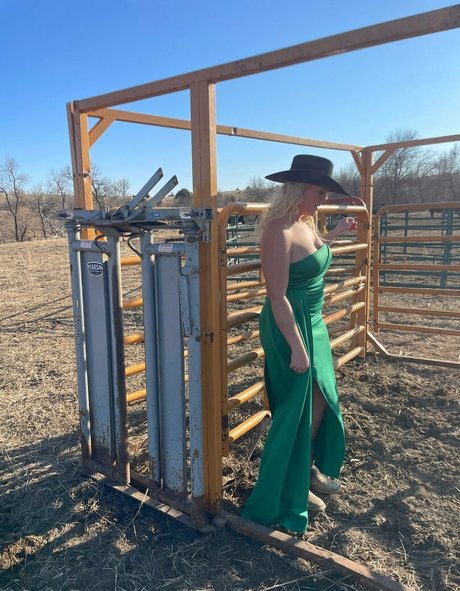 femalefarmerrancherfree pornstar photos