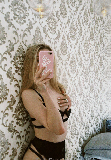 Nensi Mur star du porno de haute qualité img