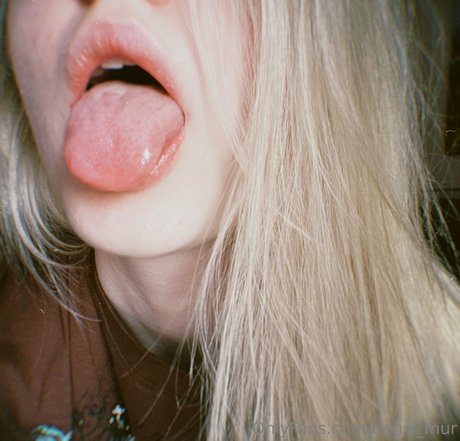 Nensi Mur actrice chaude images