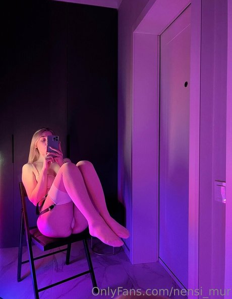 Nensi Mur modèle de haute qualité photo