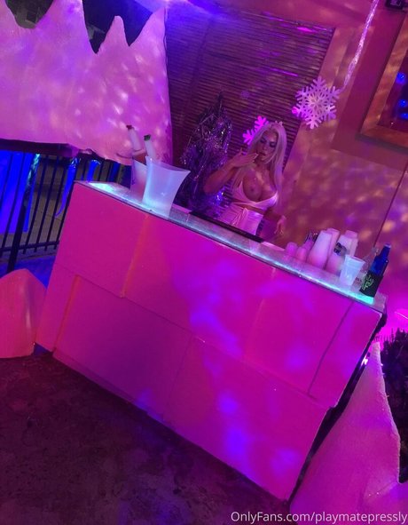 playmatepressly modelo superior foto