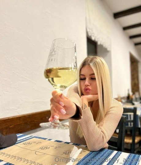 blondy angel belle étoile galeries