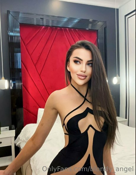 blondy angel modelo desnuda archivo