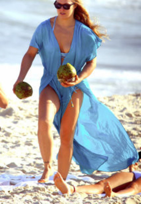 Ronda Rousey modelo caliente imagen