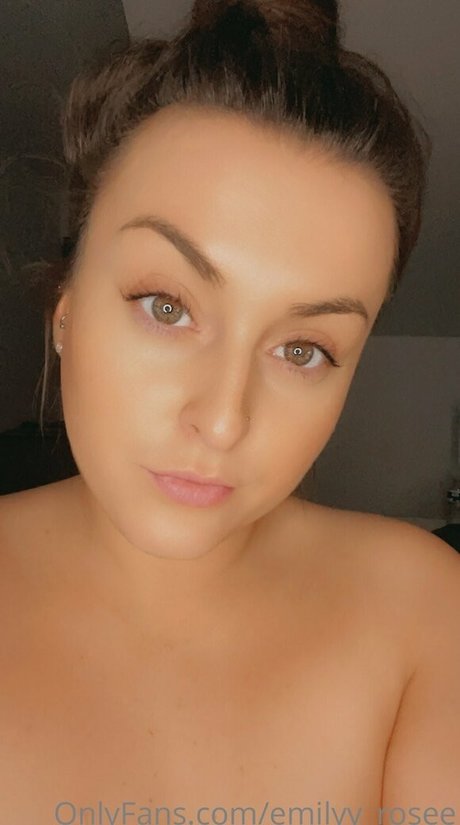 emilyy rosee art étoile collection