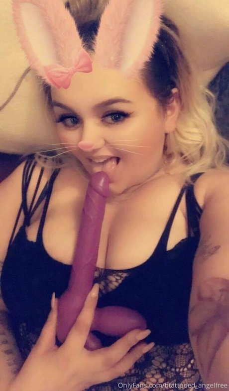 btattooed angel modelo sexy galería