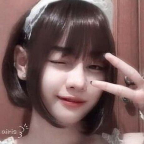 Violet Airis modèle adulte images