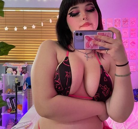 okay kylie actriz atractiva galerías