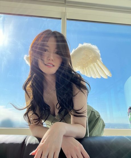 Plushys model naked pictures