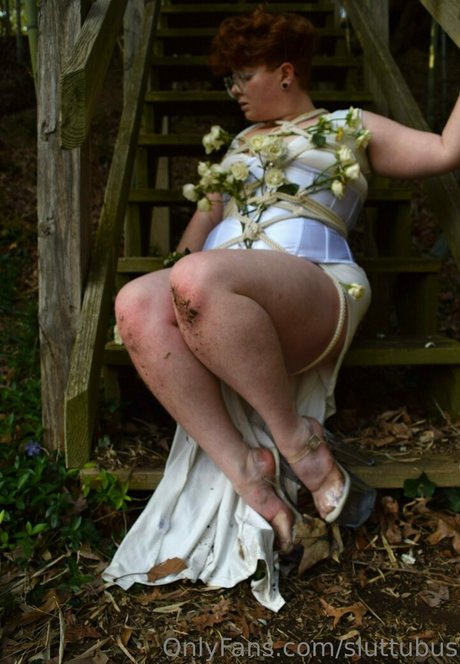 sluttubus hermosa estrella archivo