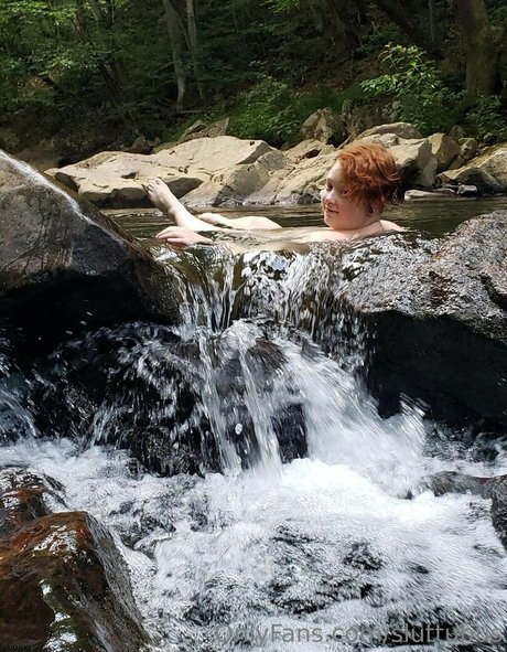 sluttubus actriz libre foto