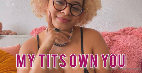 kayrevafree hermosa modelo archivo