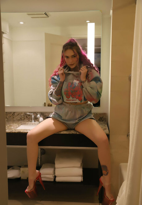 hazzardousmaterial étoile galeries