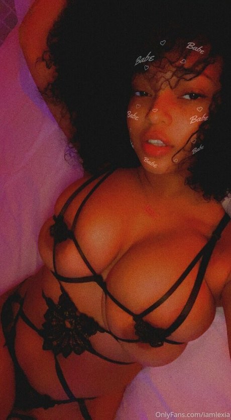 iamlexia modelo desnuda galerías