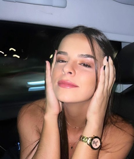 Constanza Cerundolo actriz de arte fotos