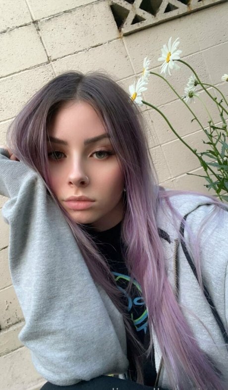 alignedbyjuniper actrice nue archive