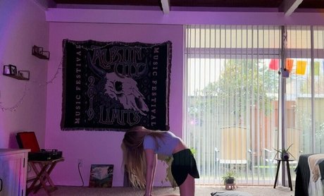 alignedbyjuniper arte modelo imagen