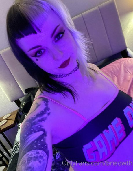 brieowth modèle chaud photos