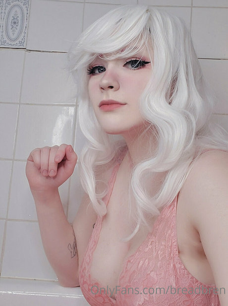 breadbren naked model pictures