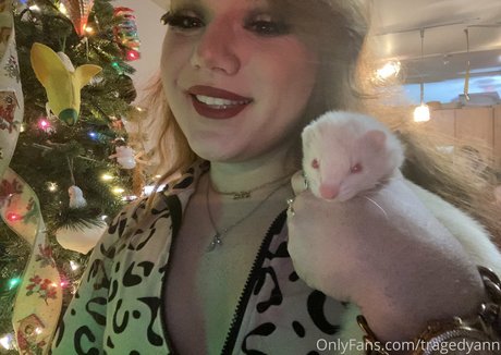 tragedyann bonita estrella porno galerías