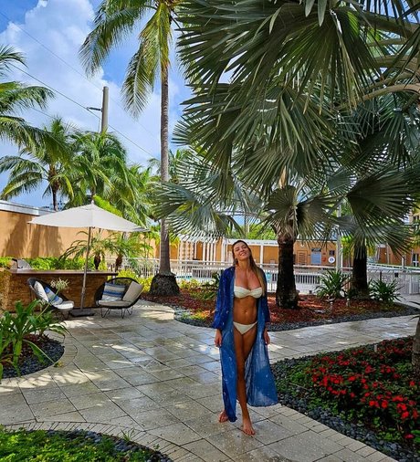 Rosamaria Montibeller modèle joli photo