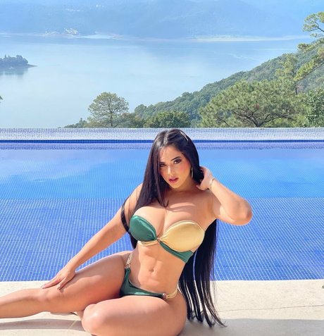 Ashley Carolina actrice exclusive collection