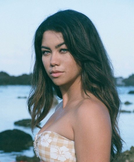 Kama Dung naked pornstar photo