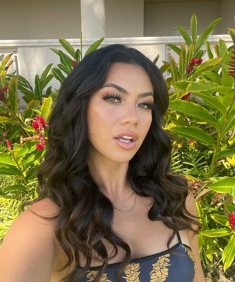 Kama Dung exclusive pornstar pictures