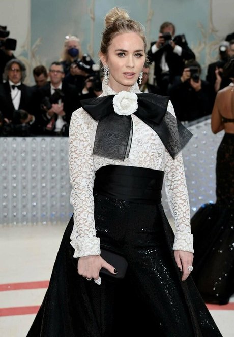 Emily Blunt art star du porno des photos