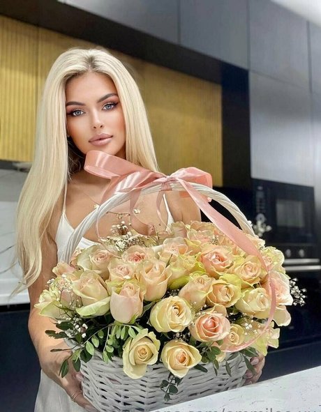 emmilee xx sexy pornstar image